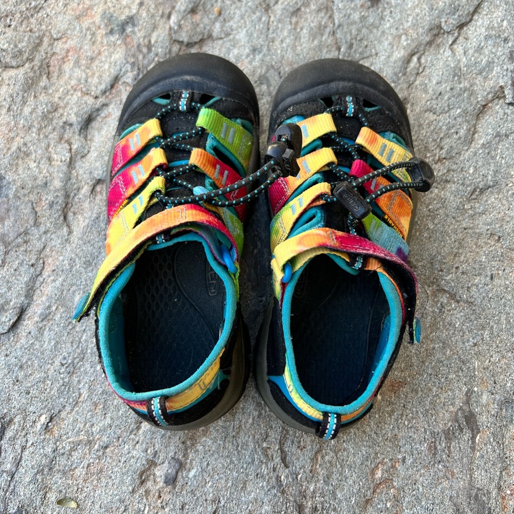 Kids rainbow keens